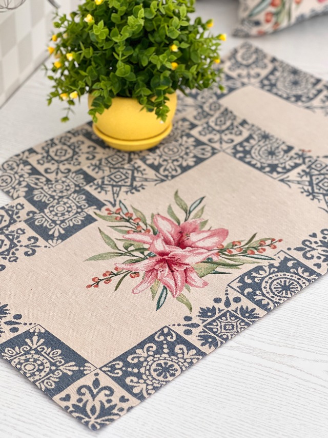 タペストリースクエアマット33х53cm ウクライナ製　テーブルセンターに