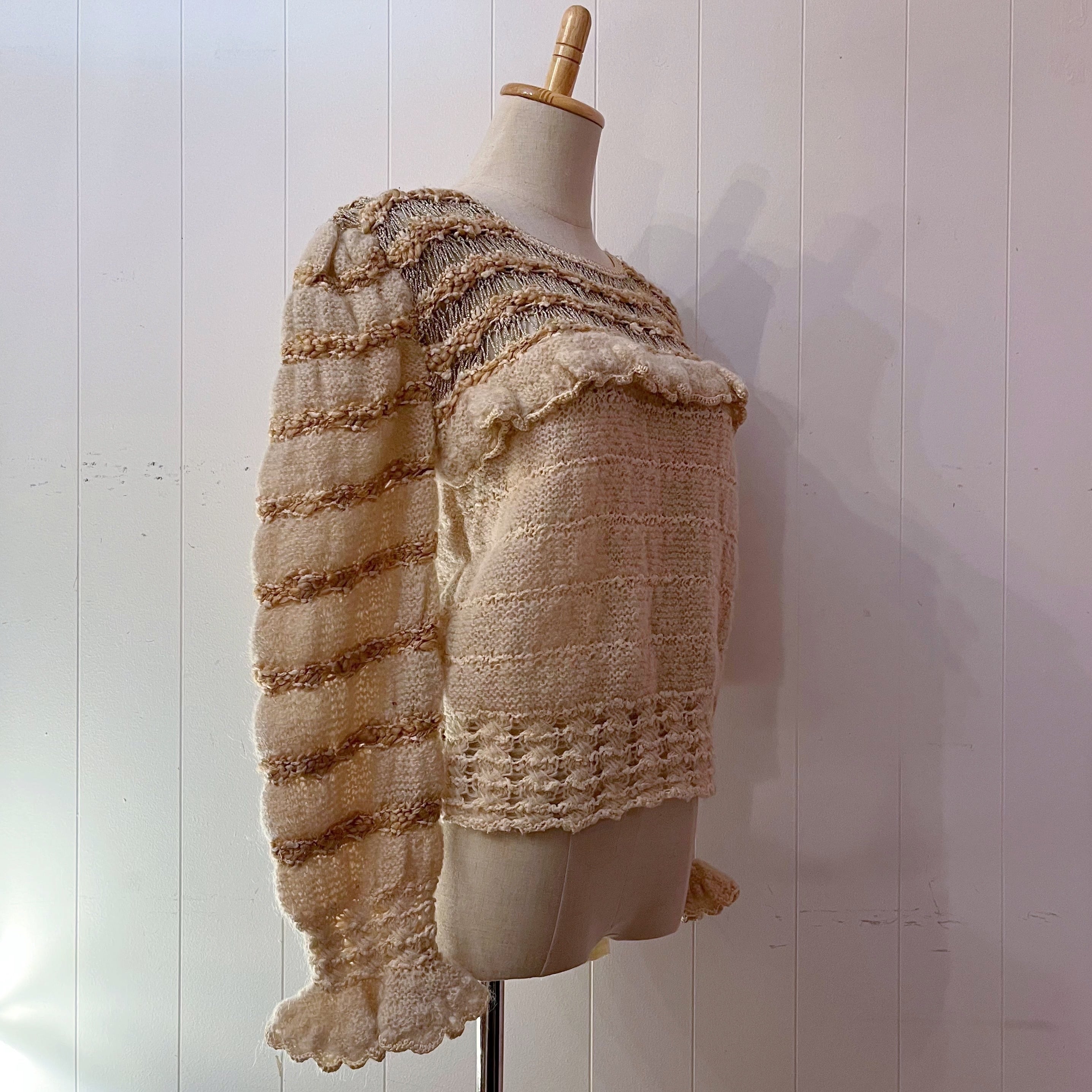 ruffle cuffs gold lame knit