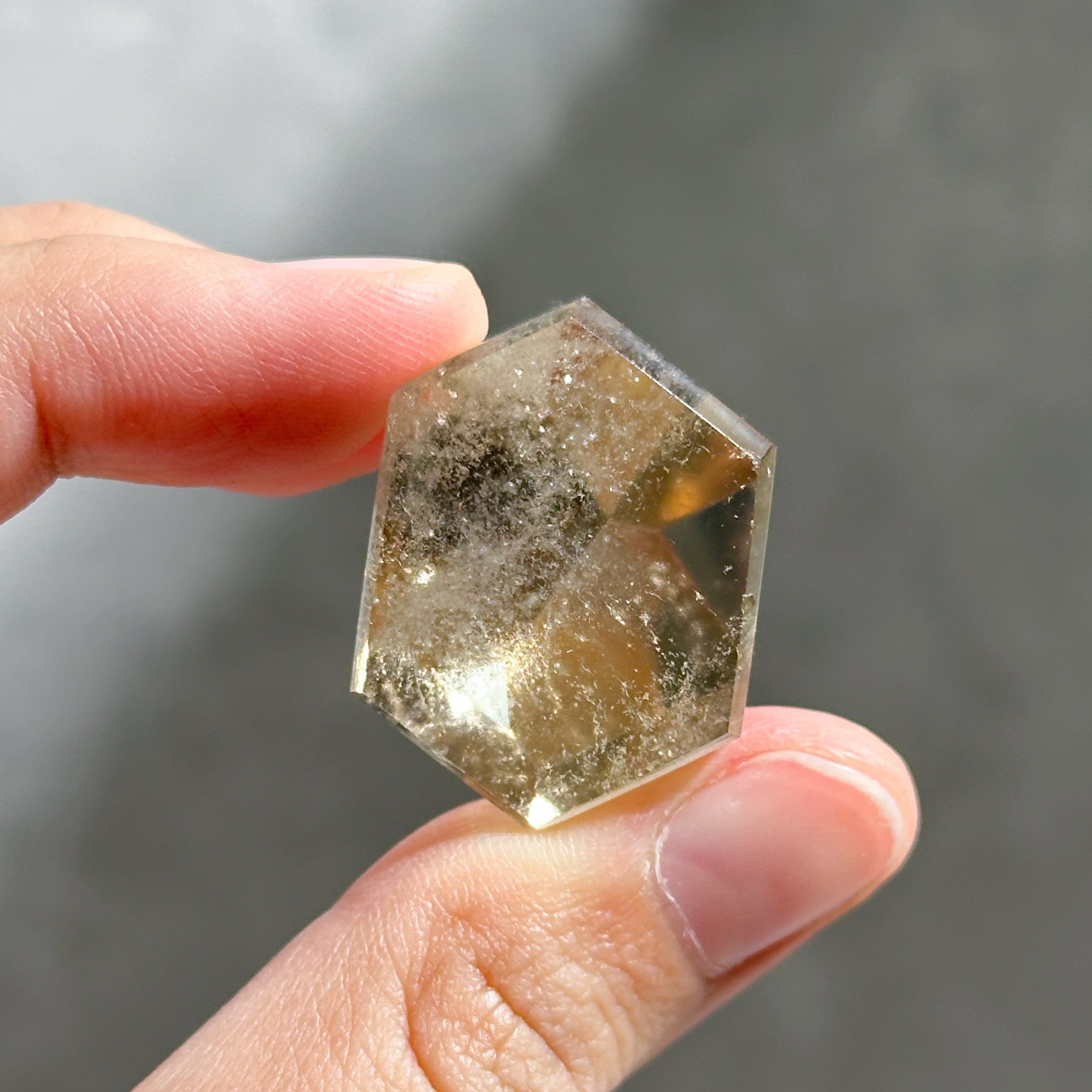 シトリン（黄水晶） タワー 83◇ Citrine ◇ 天然石・鉱物