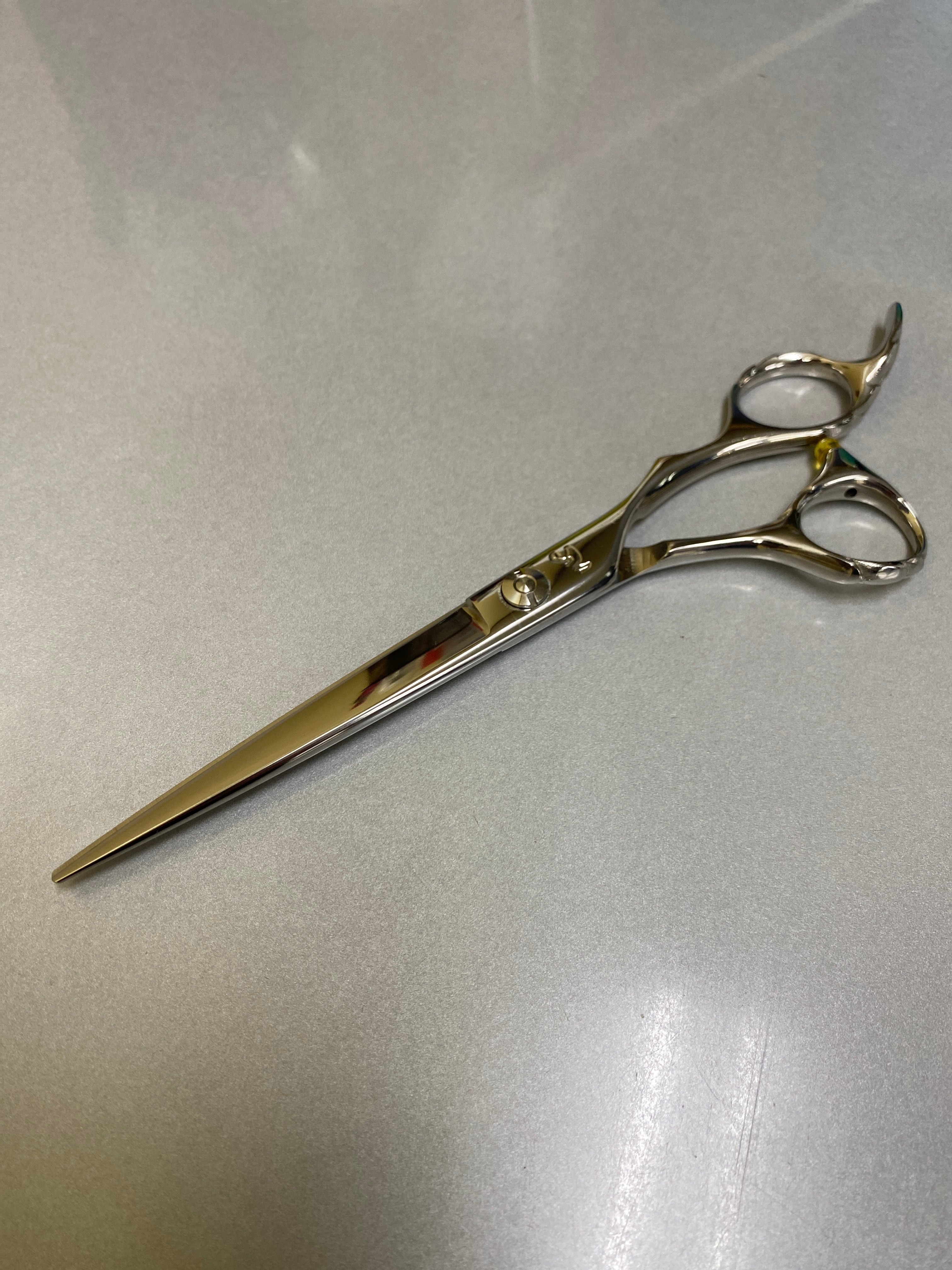 6インチセニングシザー 35% 新品　おススメです。理美容プロ専用シザー 6インチセニングシザー 35% 新品 おススメです。理美容プロ専用シザー