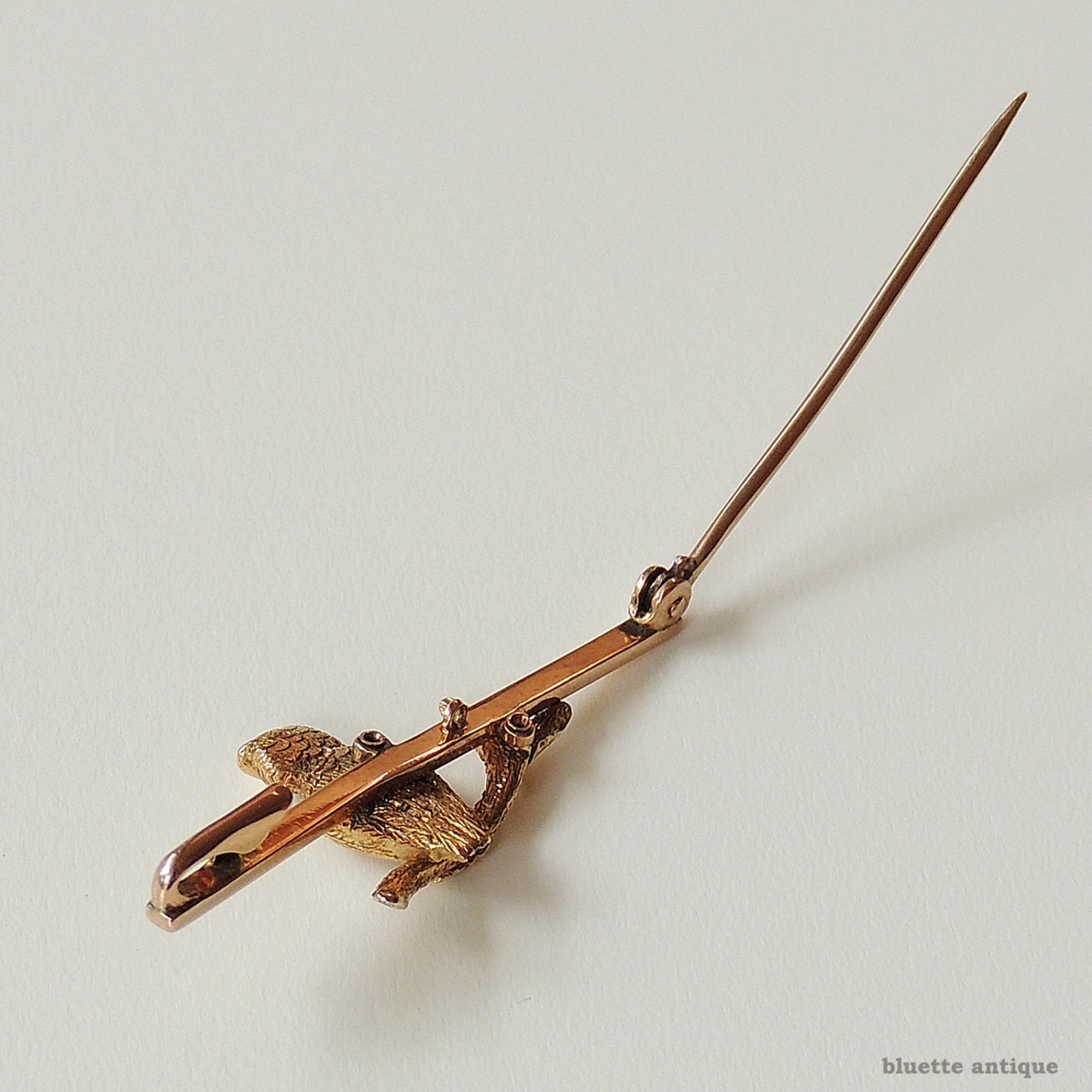 英国アンティークジュエリー 15ct・9ctゴールド フクロウ バーブローチ(鑑別書付)