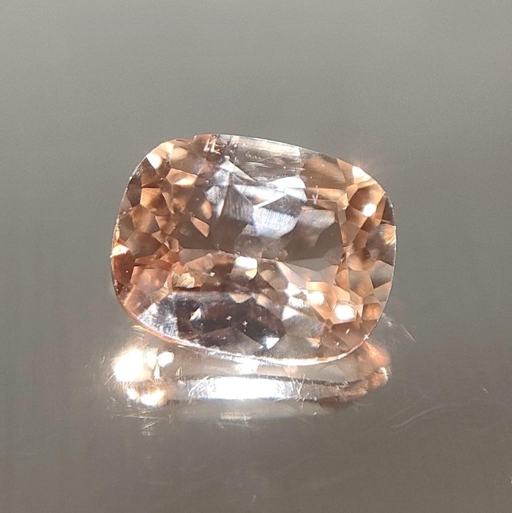 スイスブルートパーズ ルース 天然 0.92ct | Chainon