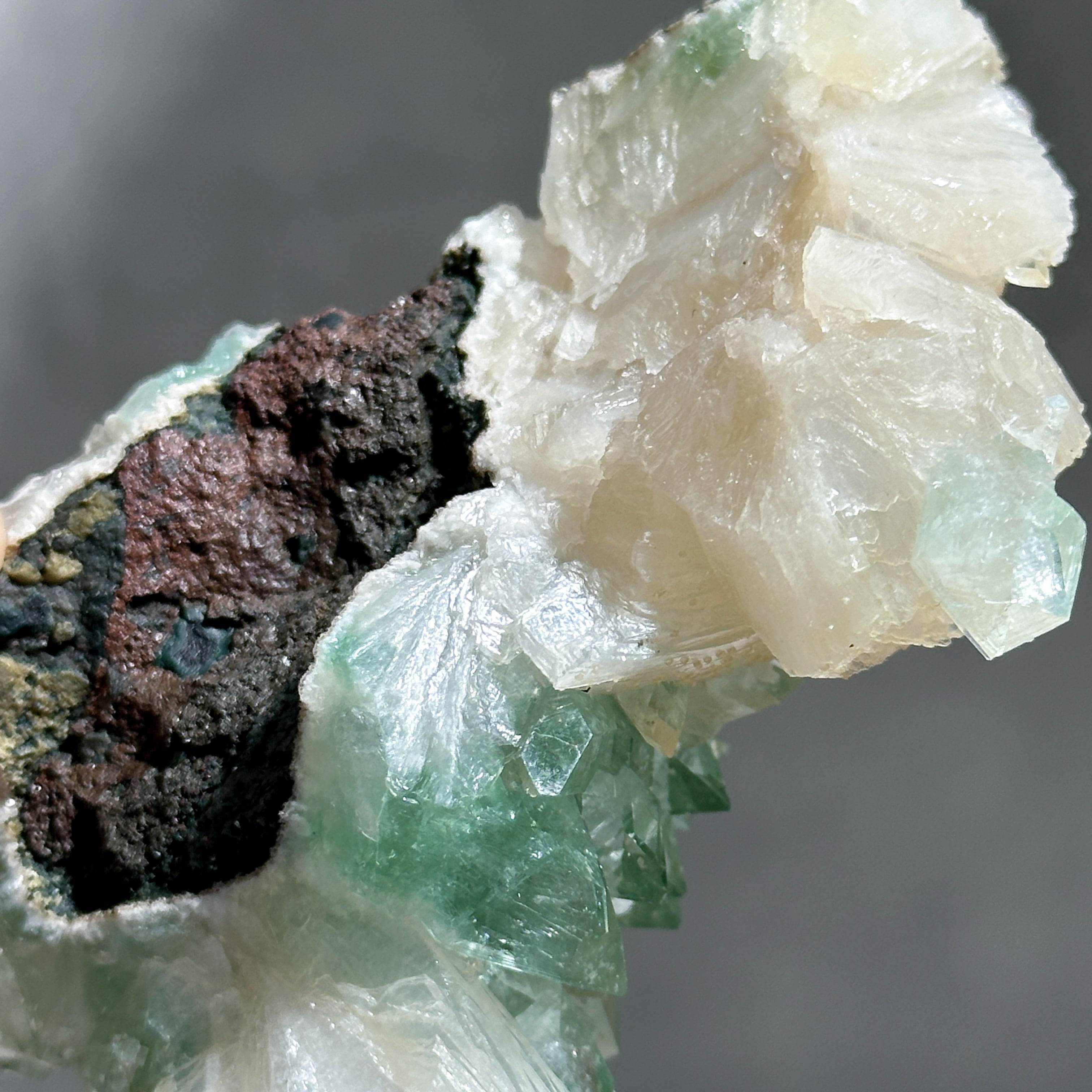 グリーンアポフィライト＆スティルバイト 78◇ Green Apophyllite