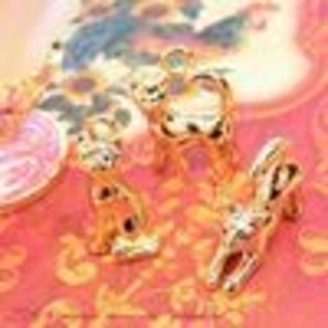 ★L&A★ねこちゃん&クローバーチャーム★最高級鍍金★K16GP★ “3cats”