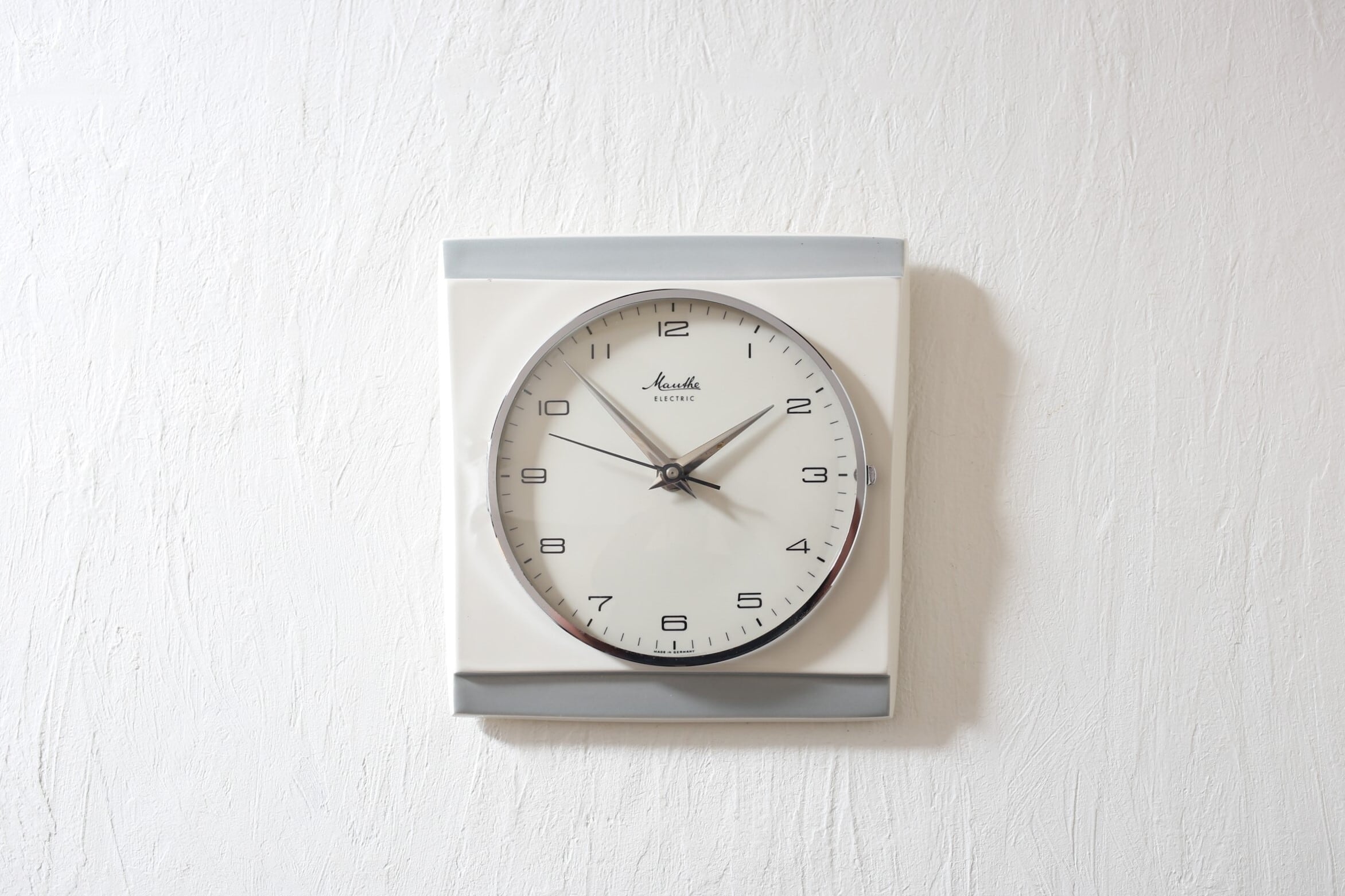 ドイツ アンティーク ヴィンテージ Mauthe 陶器 掛時計 秒針付き(スイープ式クォーツ交換済)N-05178