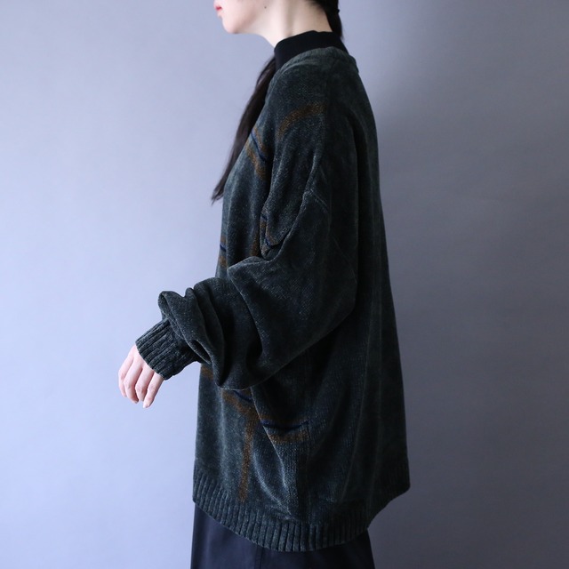 cross line pattern over silhouette pile knit sweater