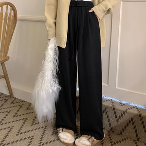 レディース パンツ ボトムス ロングパンツ ワイドパンツ ロング 丈長 ワイド ポケット ハイウエスト ウエストゴム 伸縮性 ストレッチ かわいい 大人可愛い きれいめ シンプル カジュアル おしゃれ かっこいい レトロ こなれ感 ラフ スポーティー ルーズ 個性的 クール 主役級 存在感 とろみ感 抜け感 ラブリー キュート ベーシック アクティブ ナチュラル 無地 秋 冬 アウトドア リゾート ジム 公園 休日 お花見 カフェ コーデ 楽ちん 脚長 普段使い ゆったり ゆる ホワイト ブラック グレー