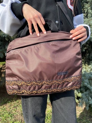 UA.Designerオリジナル　ウクライナ刺繍ブリーフケース（シルク手刺繍）ユニセックス　YKK