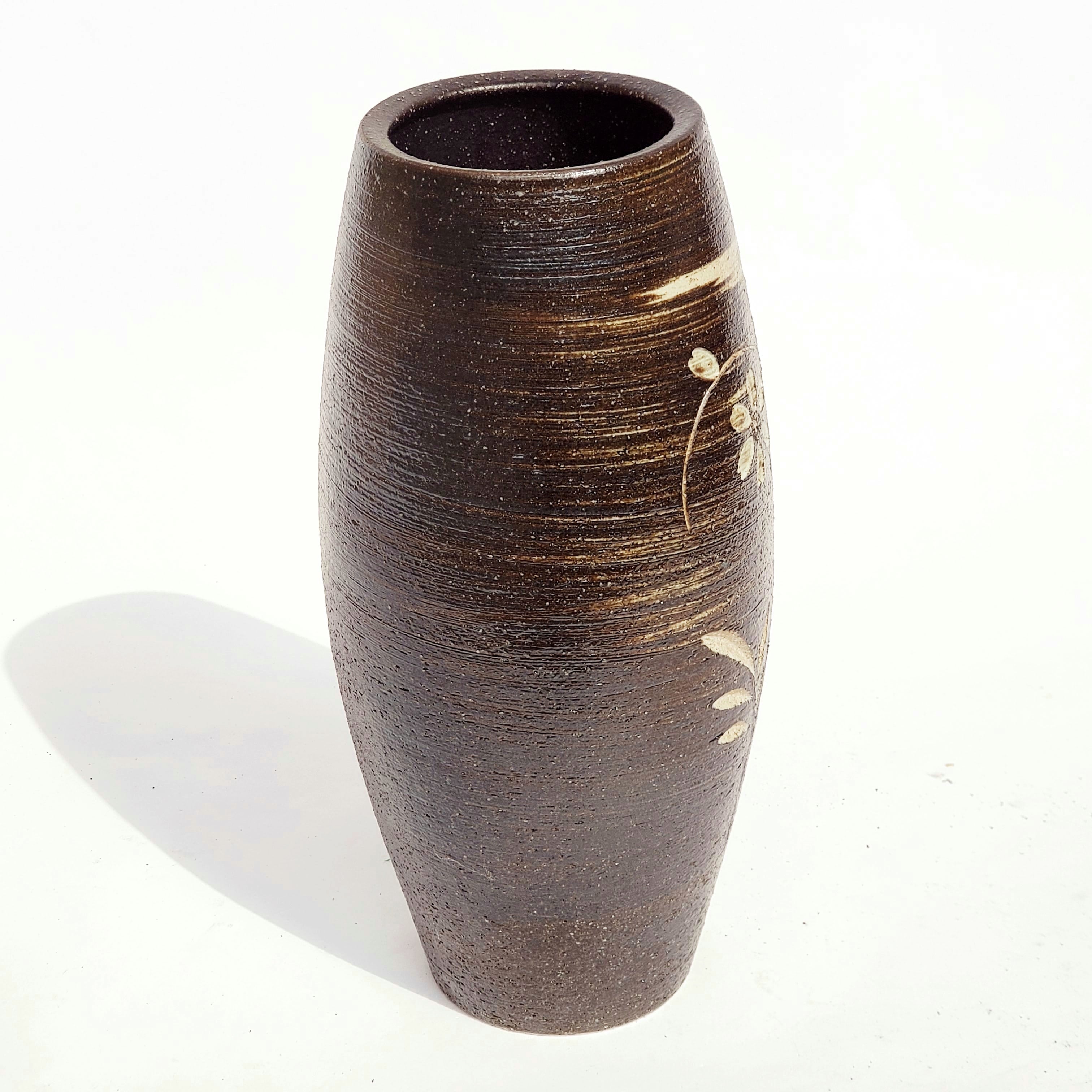 黒化粧花彫花入 10号 （信楽焼き・花瓶・花入れ・花器・壺・壷