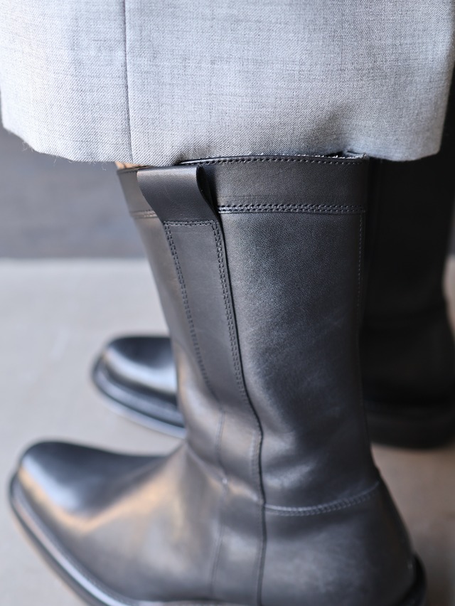 plane toe leather boots