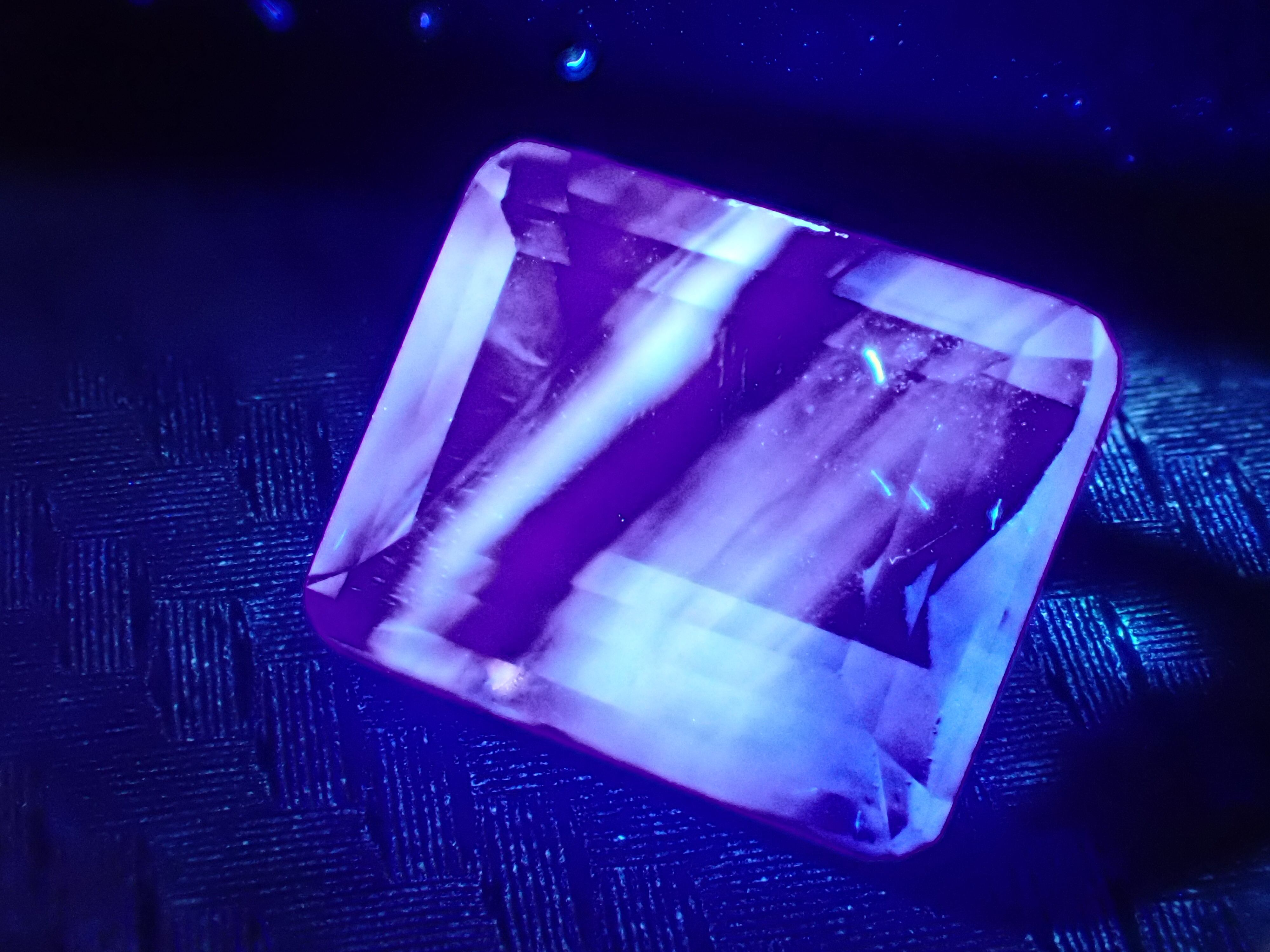 蛍光】 バイカラーフローライト 宝石 天然石 ルースNo1098 | 石処