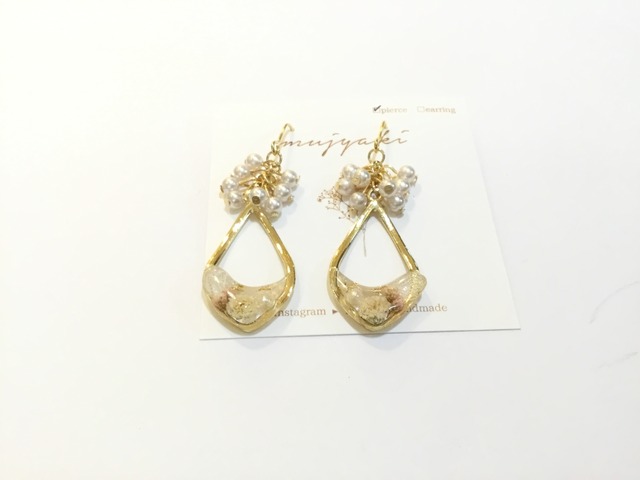 mujyaki 【イヤリング変更可能】パールとお花のピアス