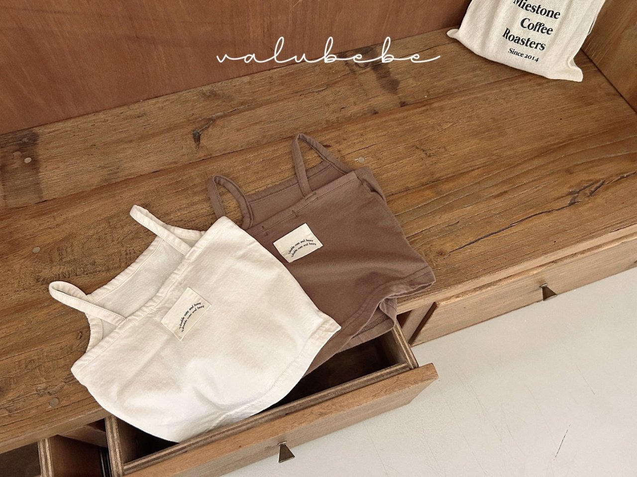 [valubebe] Awesome Lettering Top Tee / [벨루베베] 어썸레터링탑티