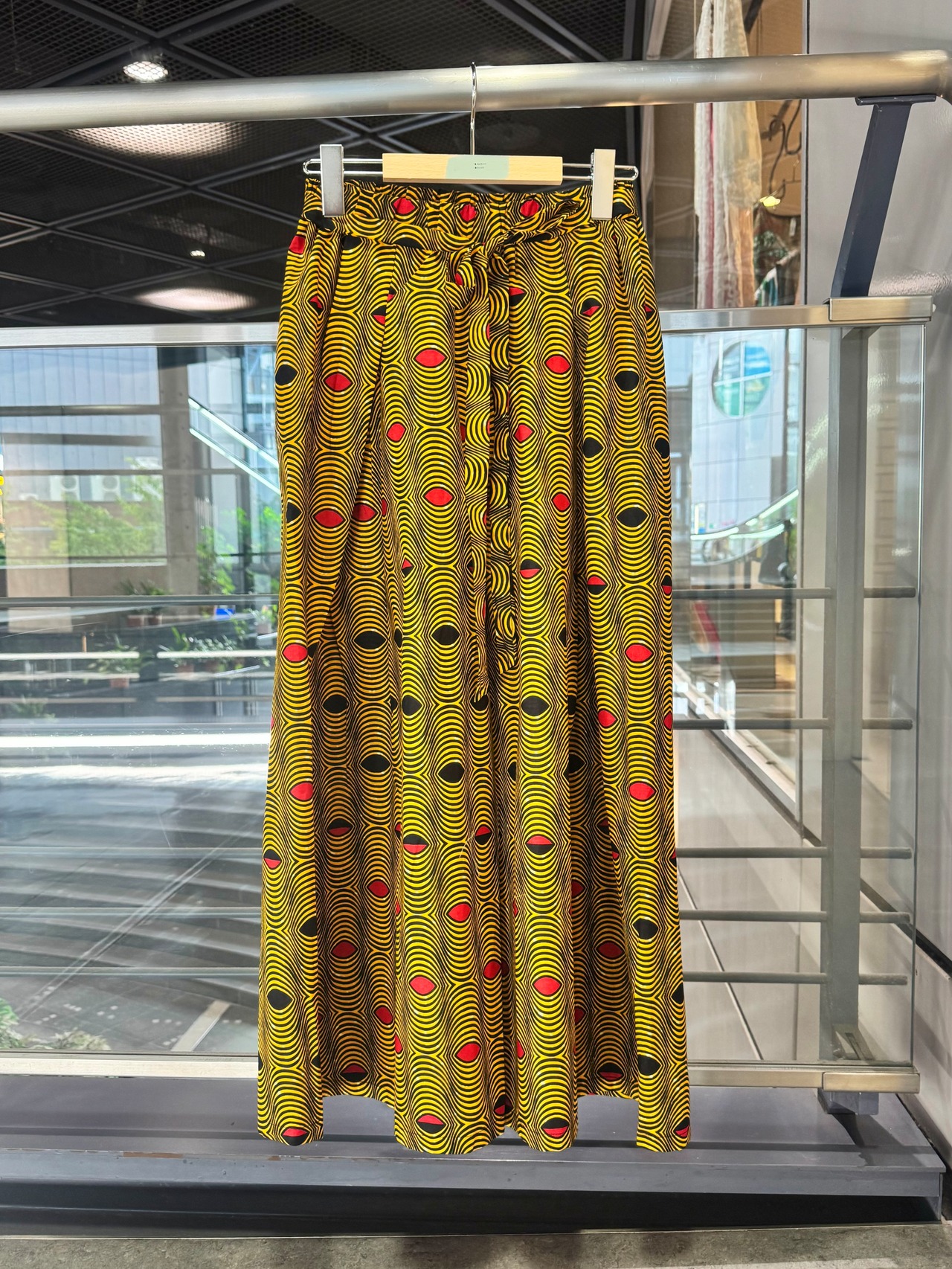 AKOO アフリカン柄ワイドパンツ