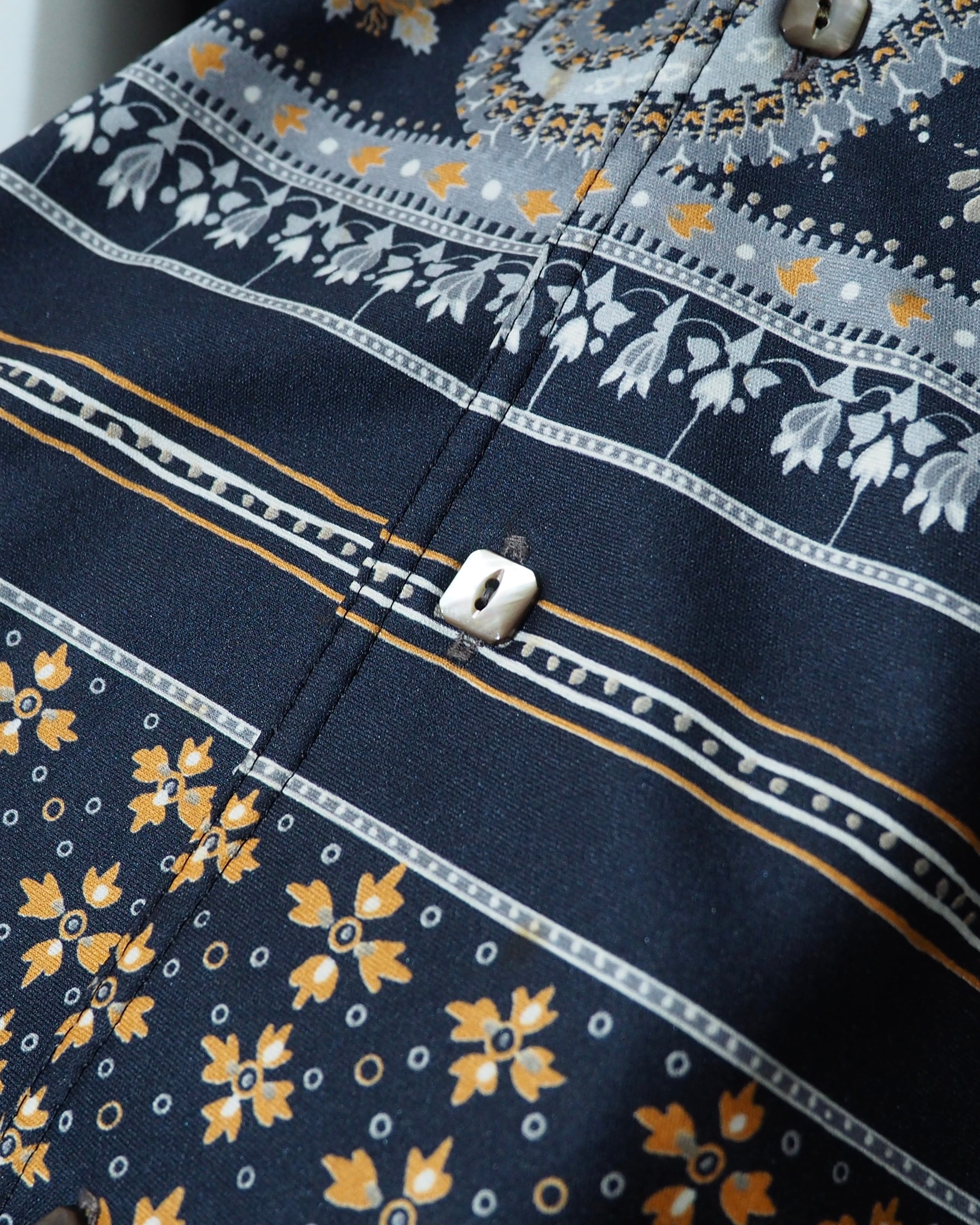 1970 - 80s Beautiful Flower × Paisley Pattern vintage Open collar shirt