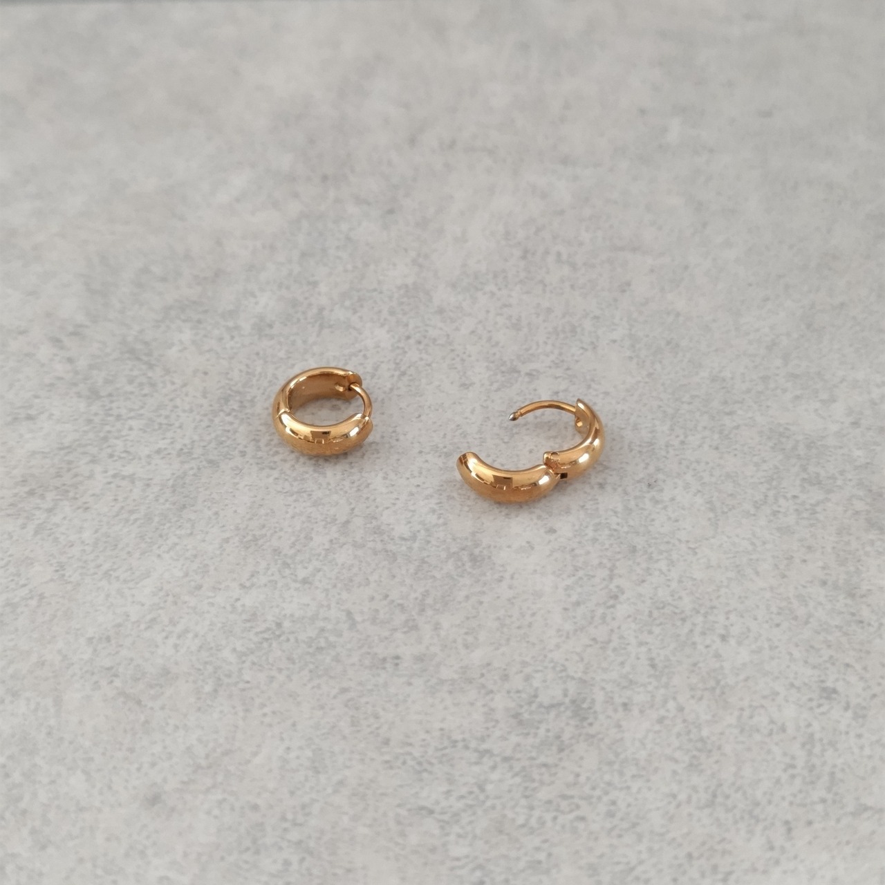 【SS】Hinge Pierce-7