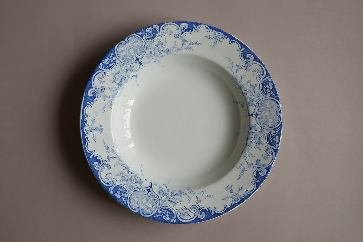 C.1900 French Deep Plate, K&G Luneville model Phénix C