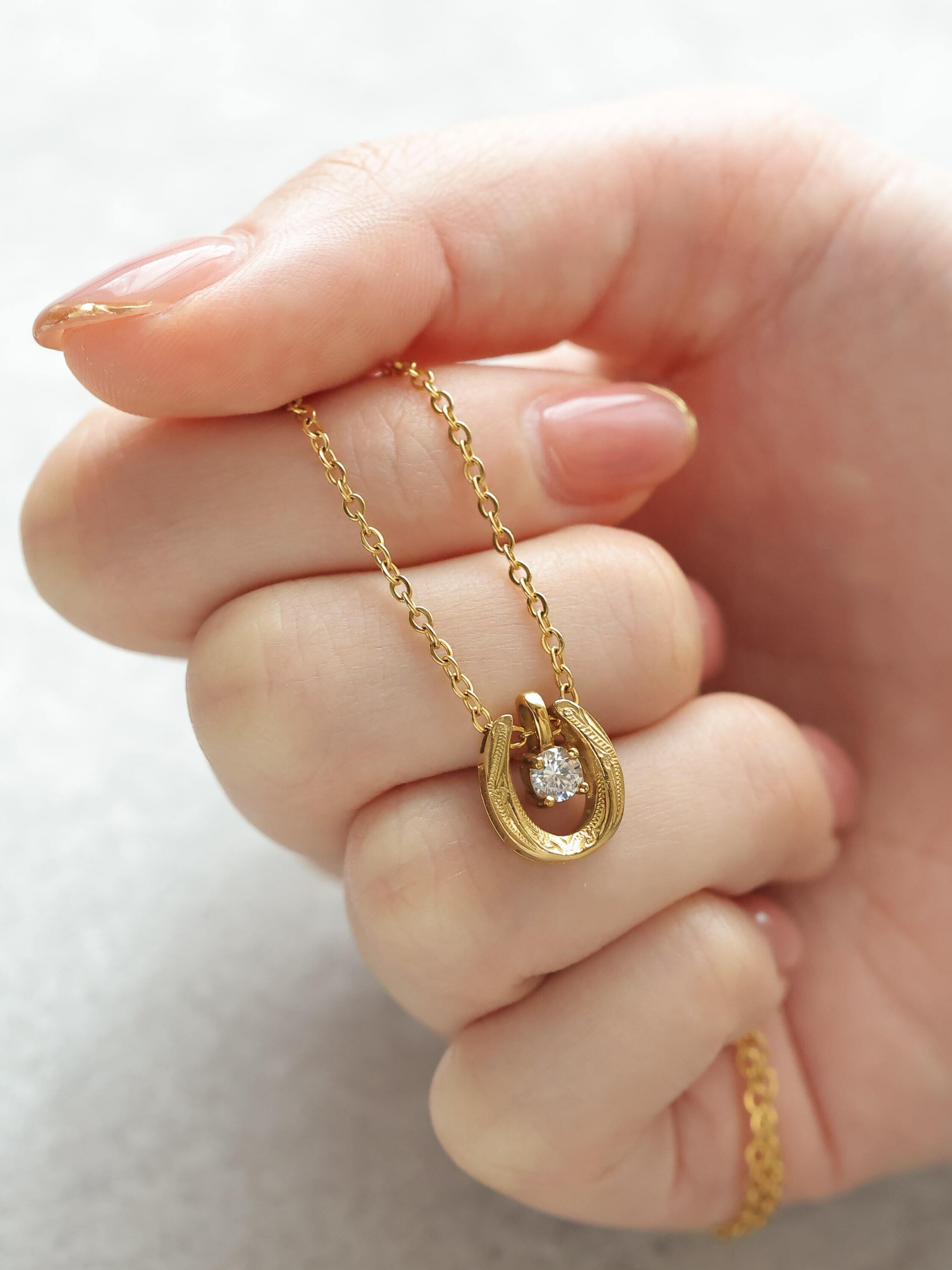 316L hawaiian zirconia horseshoe necklace #n36 | rani