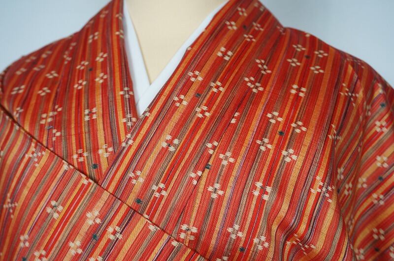 美品 手織り節紬 絣 縦縞 赤 オレンジ 131 キモノリワ