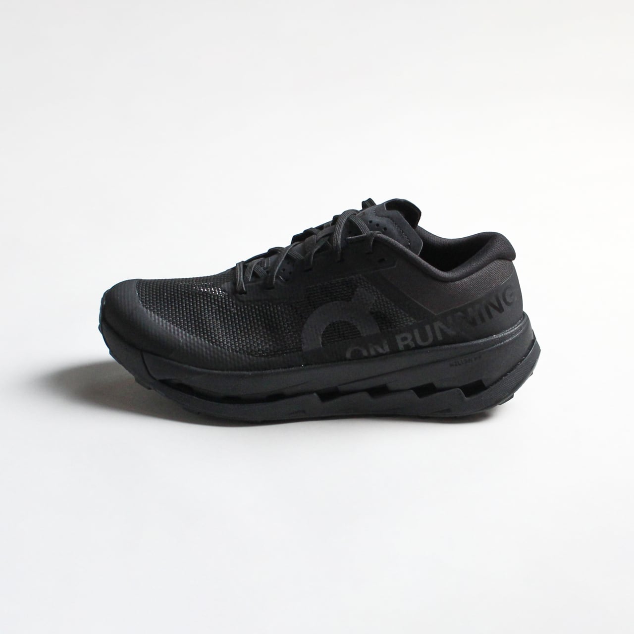 【新品未使用】on Cloudmonster3 ランニングシューズ 23.0 On（オン）Cloudmonster 3（クラウドモンスター3）Black / Black