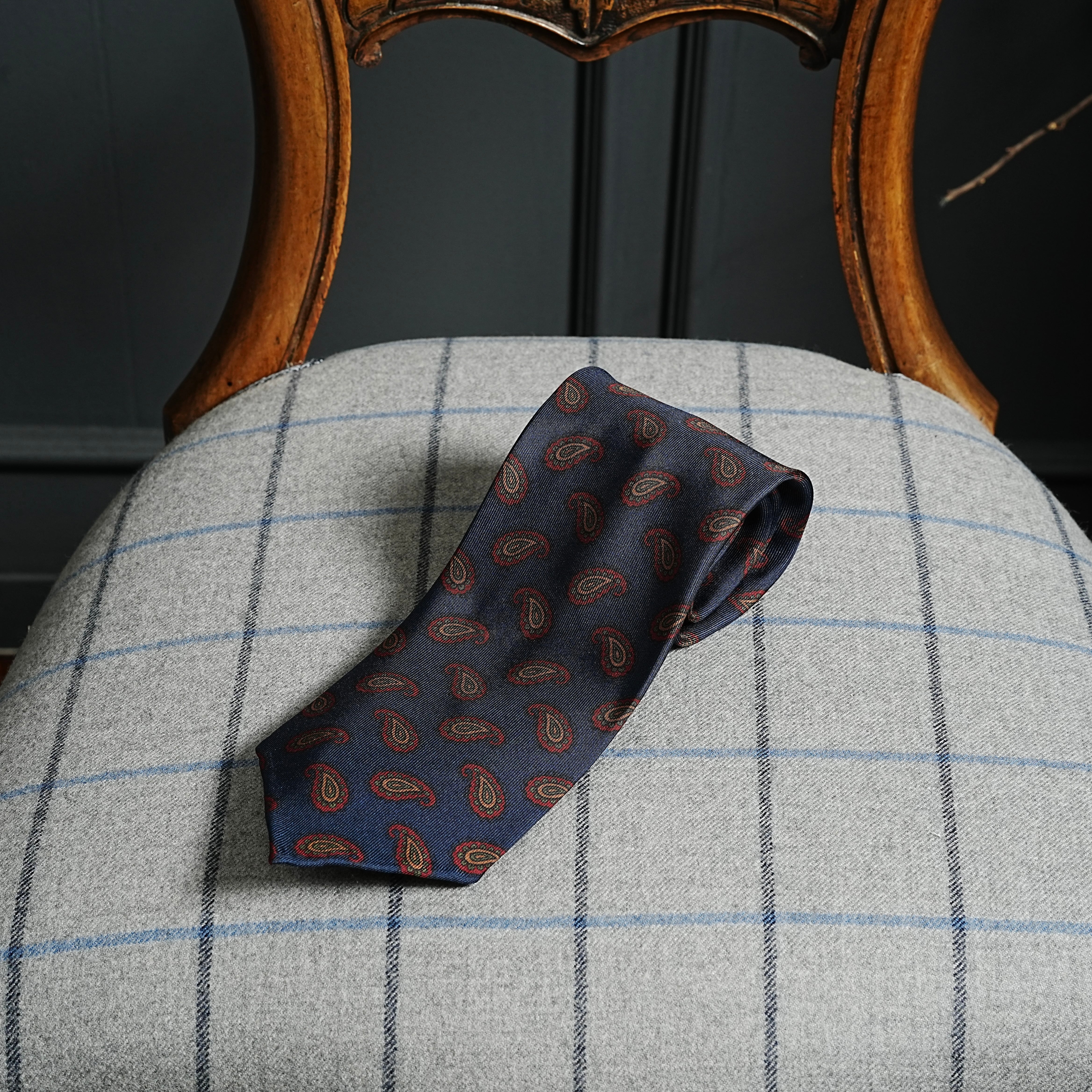 5-Fold Printed Silk Tie: Classic Paisley Navy bordeaux
