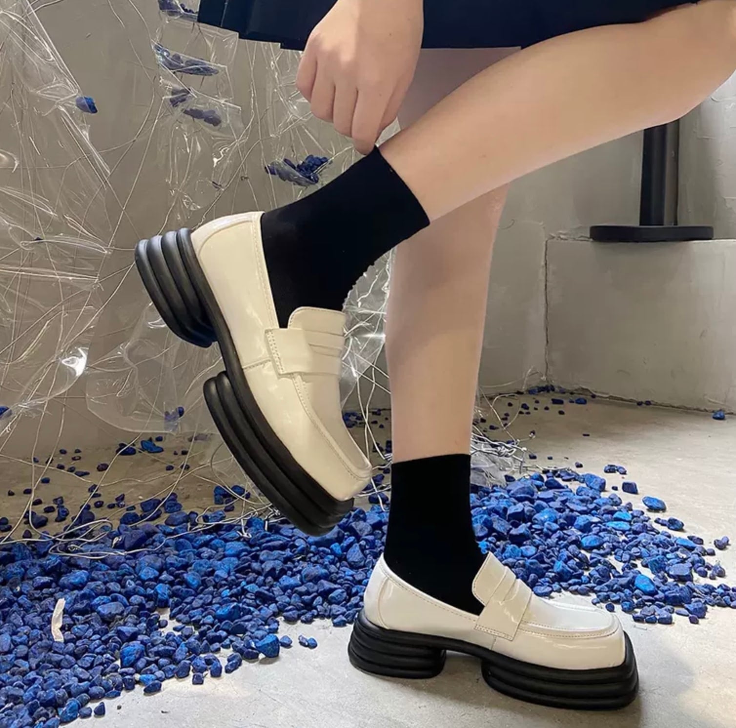 スクエア ローファー 厚底 脚長 ヒール エナメル 靴 使い回し抜群 シンプル カジュアル メンズライク ストリート クール Lamitte Deco トレンド 韓国ファッション ショップ Base店 スクエア ローファー 厚底 脚長 ヒール エナメル 靴 使い回し抜群 シンプル カジュアル メンズライク ストリート クール Lamitte Deco トレンド 韓国ファッション ショップ Base店