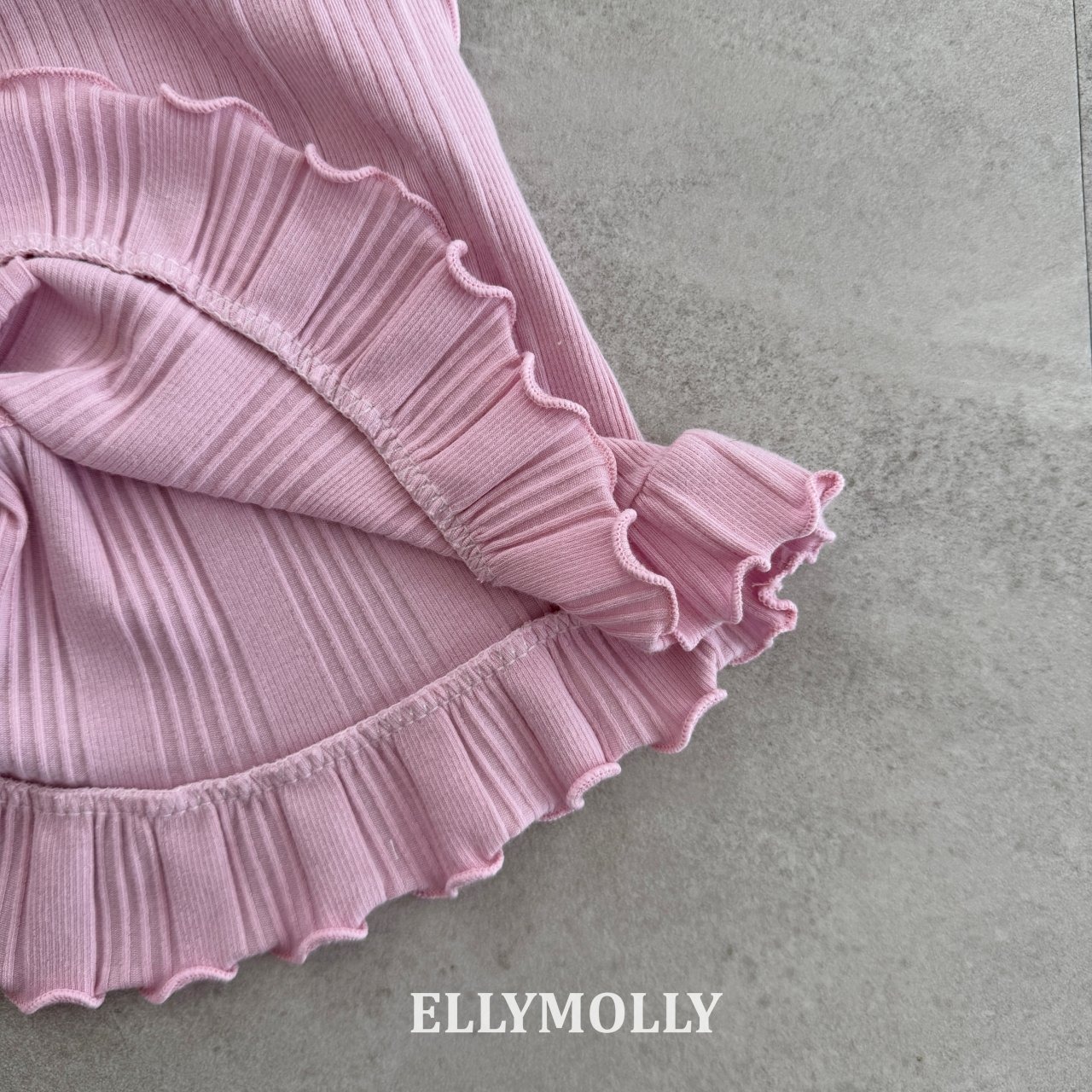 [ELLYMOLLY] Backmuse Frill Tee / [엘리몰리] 백뮤즈프릴티