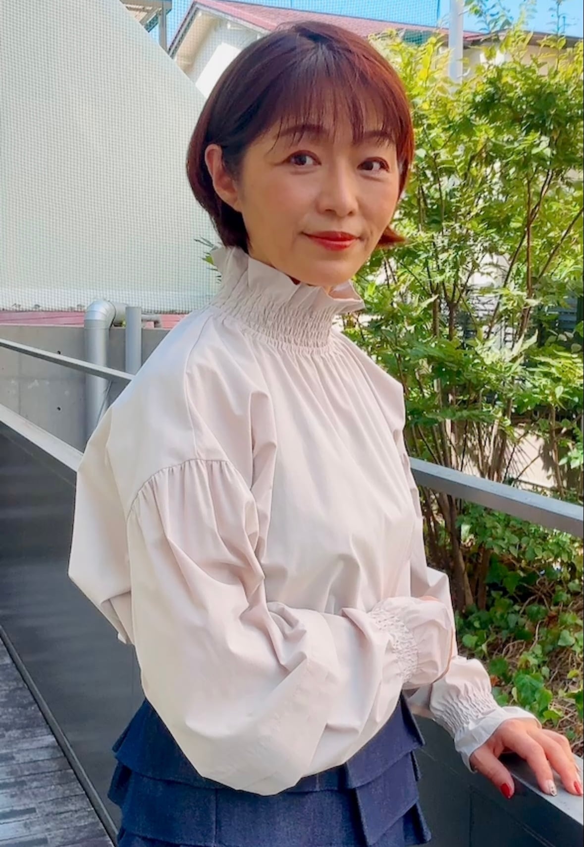 ★新作★Le's Ageu(レ・アージュ) ハイネックシャーリング ブラウス【E-3055】