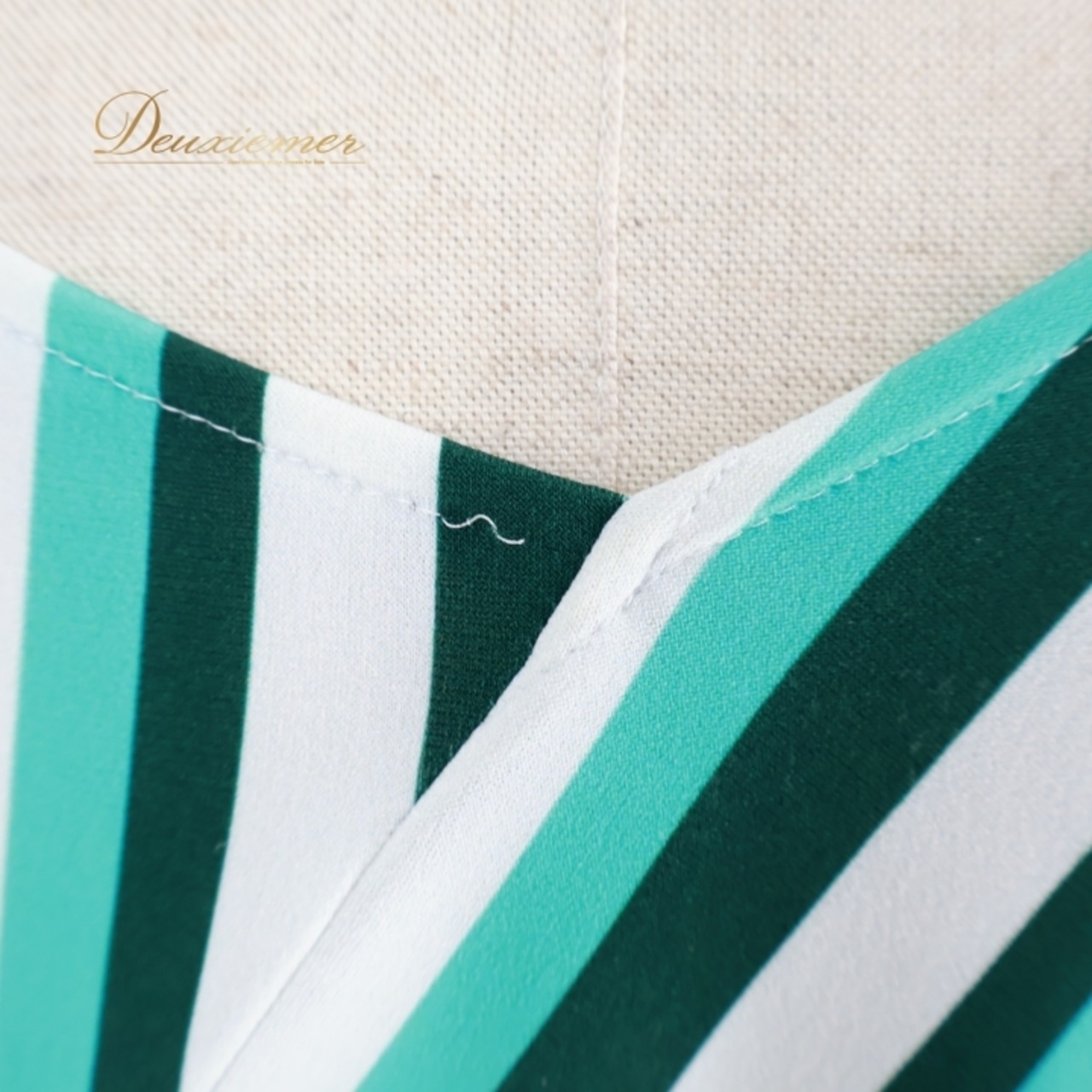 社交ダンス 衣装 トップス ブラウス グレイ系 チャコット Chacott 練習 レッスン 日本製 白 緑 伸縮 ストレッチ ストライプ柄 模様 爽やか パーティー ダンス衣装 イベント ステージ ホワイト系 グリーン系