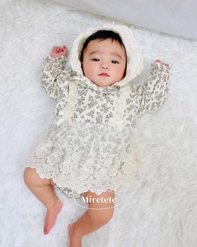 【取寄】淡色花柄とレーススカートがガーリーすぎるボンネット付きロンパース