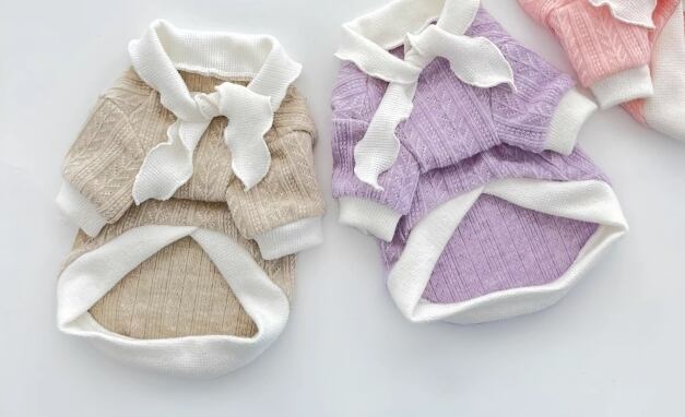 ドッグ 犬 室内着 シャツ セーター ストレート 襟付き 袖付き ベーシック ふわふわ ジャガード かわいい きれいめ シンプル カジュアル 上品 おしゃれ ラフ ルーズ 個性的 エレガント モダン ラブリー キュート 都会的 ラグジュアリー カレッジ風 ベーシック アメリカン プレッピー シンプル フレンチ シック 無地 春 秋 冬 ロングシーズン 女の子 成犬 デート お出かけ お泊まり パーティー イベント 旅行 公園 休日 ホテル 散歩 ウォーキング 室内 おうち お揃い ゆったり