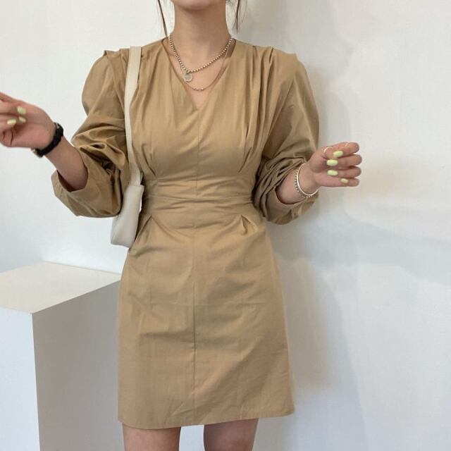 【予約販売】ワンピース レディース ミニワンピース 長袖 ライトベージュ/ダークベージュ ボリューム袖 タイト ドレス きれいめ ワンピ 大人可愛い エレガント おしゃれ こなれ感 韓国 春 夏 トレンド フリー