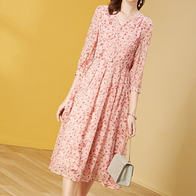 ワンピース レディース 送料無料 フレアワンピース フレア シフォンワンピース シフォン Vネック 七分袖 7分袖 パフスリーブ ランタンスリーブ 膝丈 春 春服 夏 夏服 ハイウエスト 体型カバー 二の腕カバー 脚長 美脚 スタイルアップ プルオーバー 花柄 フラワー ボタニカル プリント ピンク フェミニン ガーリー キュート 大人可愛い きれいめ 上品 エレガント お洒落 おしゃれ 大人女子 こなれ感 抜け感 ボタン 透け感 大きめ ゆったり ゆる S M L XL 2XL 切り替え 20代 30代