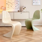 Sチェア カンチレバーチェア PC素材 透明チェア クリアチェア デザイナーズチェア モダン家具 一体成形 ダイニングチェア リブ構造 スタッキングチェア