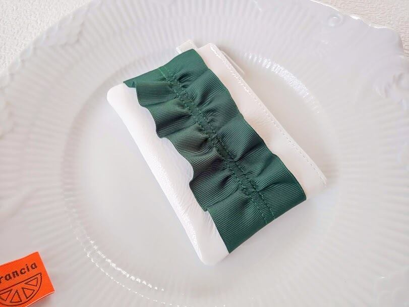 【全14色】ティッシュポーチ白【リボンダークグリーン】