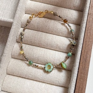 フラワーモチーフマルチカラーブレスレット W10280