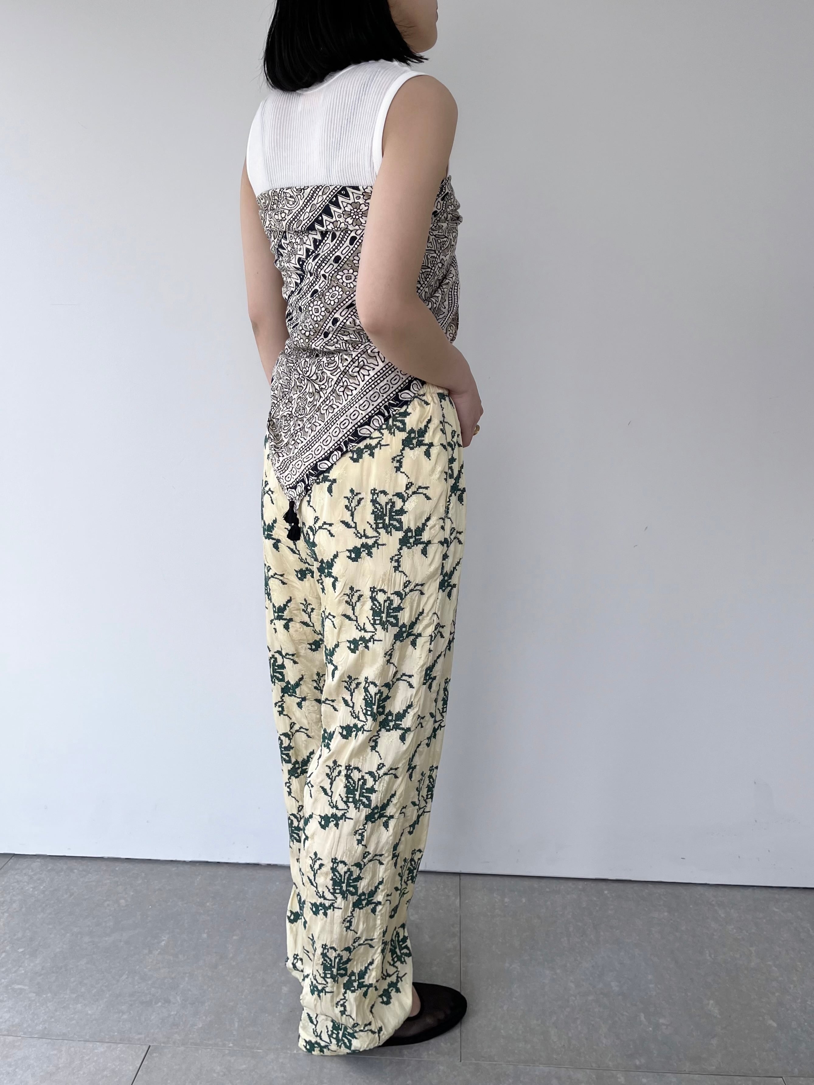 Sara Mallika Rayon Jaquard Flower All Over Embridery Pants | KOKO