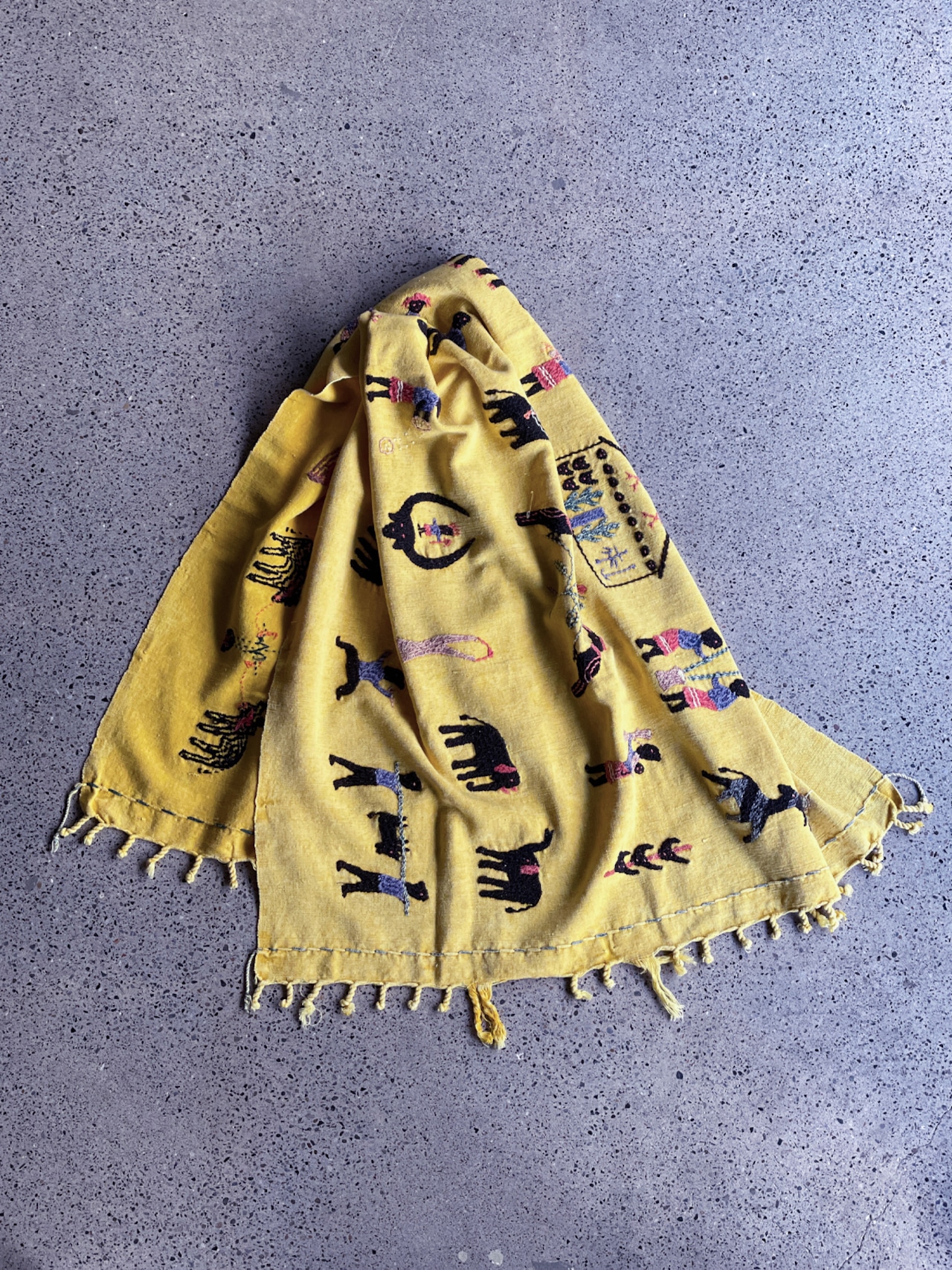Naga tribe／Stonewashed embroidery rug（Yellow）