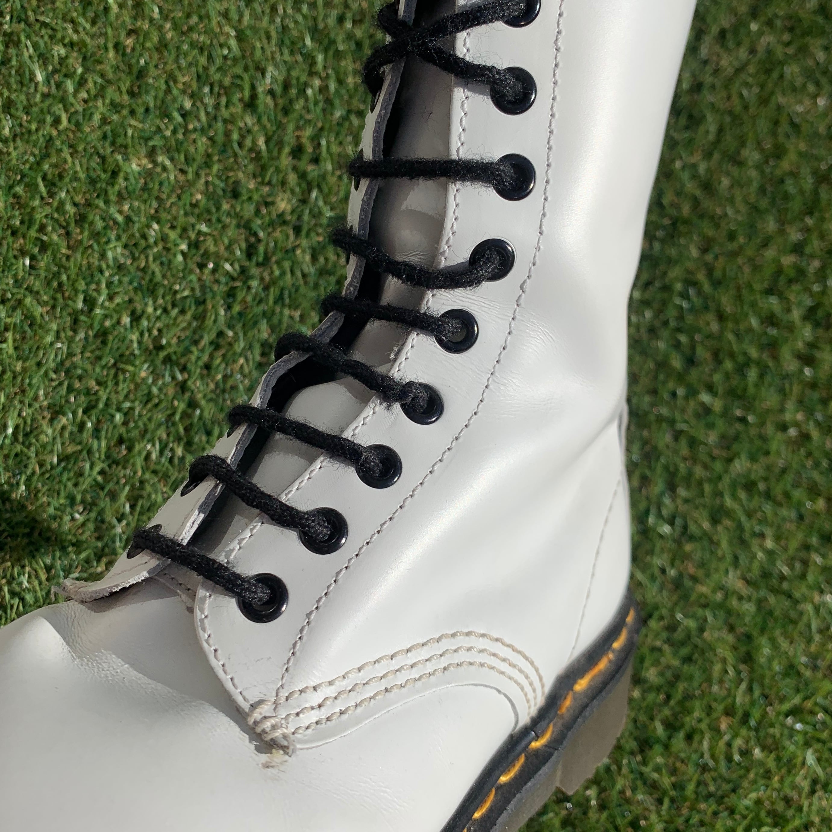 イングランド製!Dr.Martens ドクターマーチン 14ホールブーツ D18 | reshoe