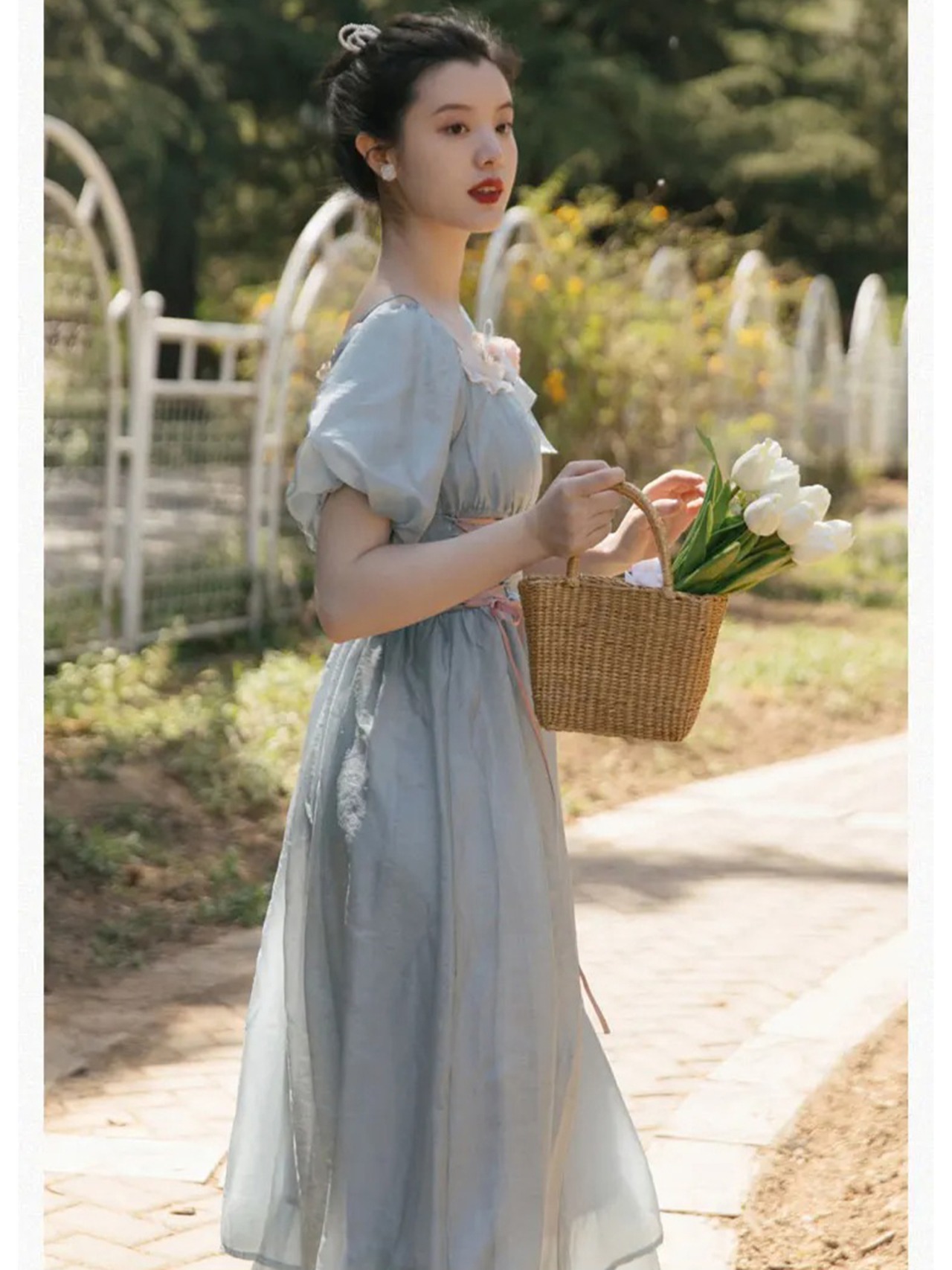 【0043】Vintage Blue Lace-up Short Sleeve Dress