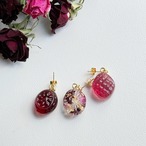 本物のお花を使ったフラワードロップ3粒ピアス・イヤリング・イヤーカフ　ローズ　薔薇　チャーム変更可能