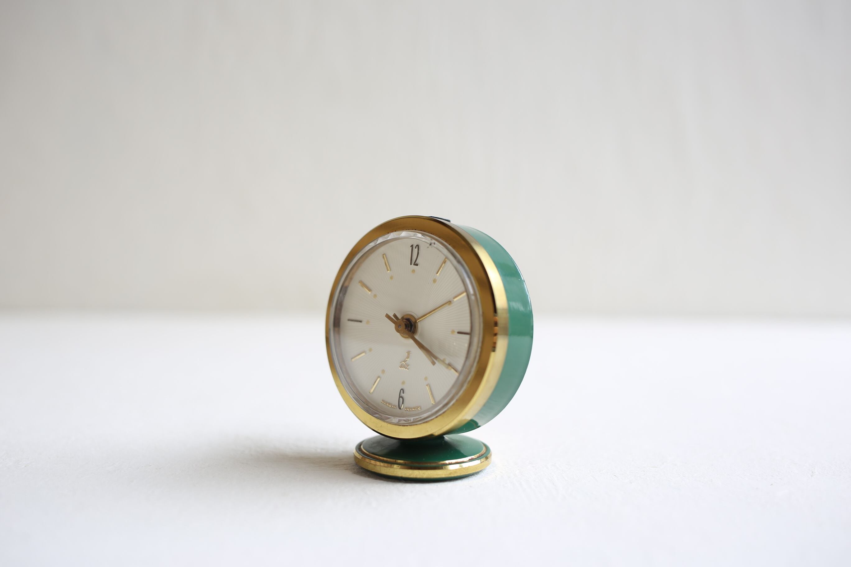 フランス ヴィンテージ JAZ 小さな目覚まし時計 グリーン×ゴールド N-00138