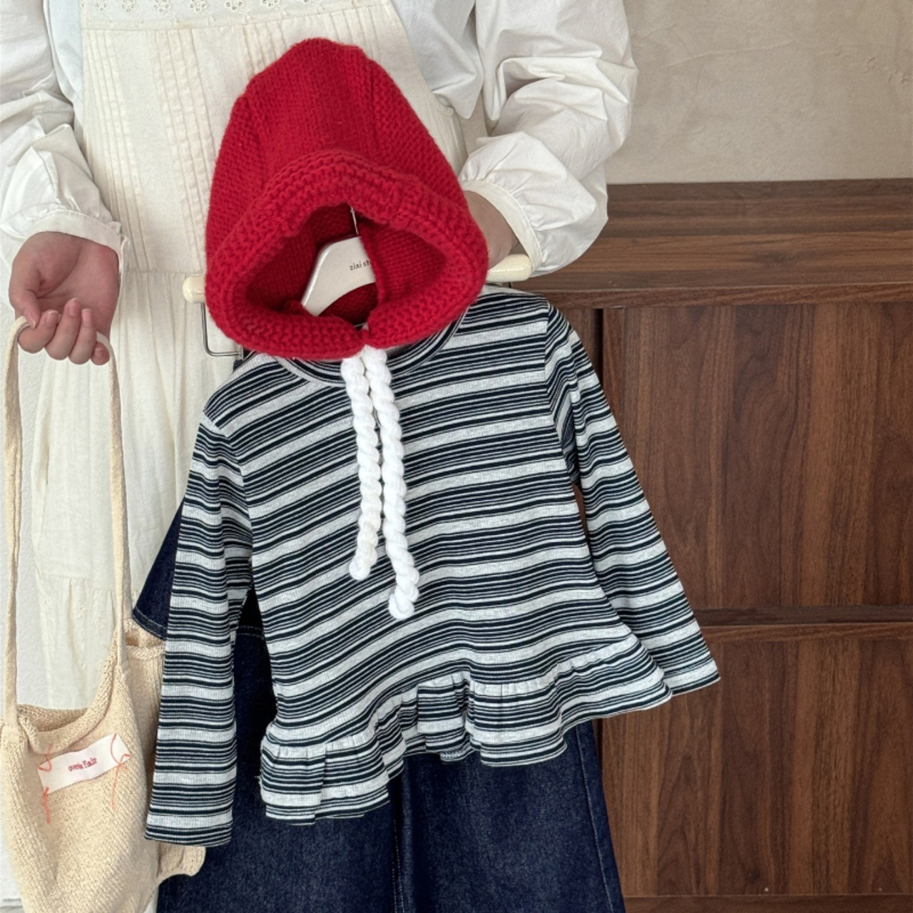 秋レトロフリル裾ＴシャツORジンズ