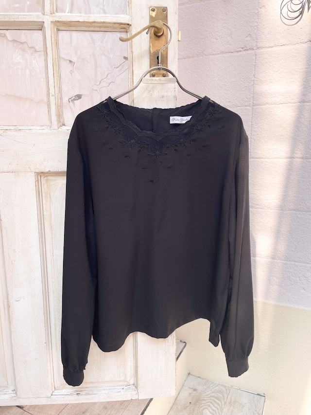 (BLACK) MOKUMOKU BLOUSE