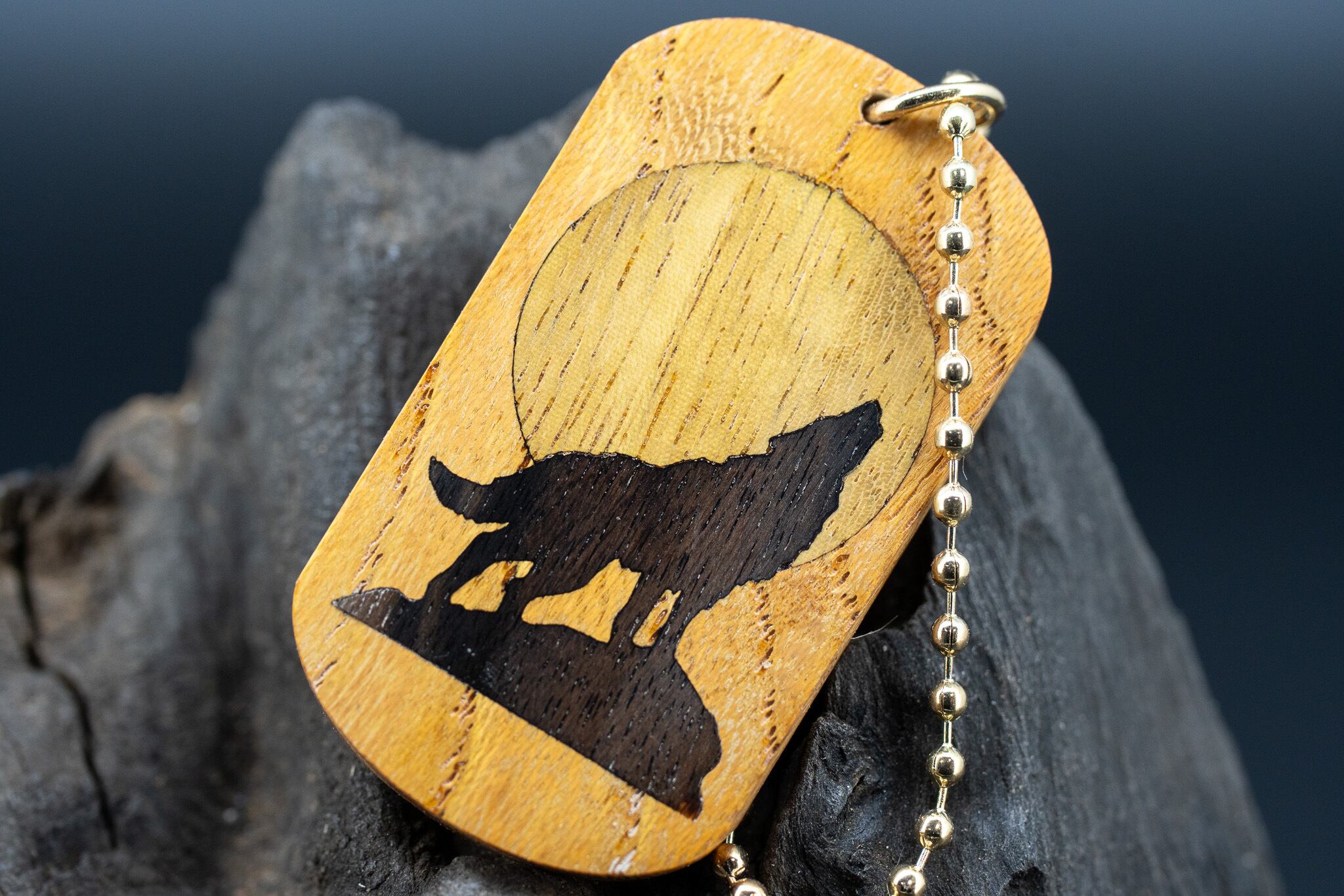 【日本を代表する巨木】 欅 (ケヤキ) ドッグタグ 月と狼