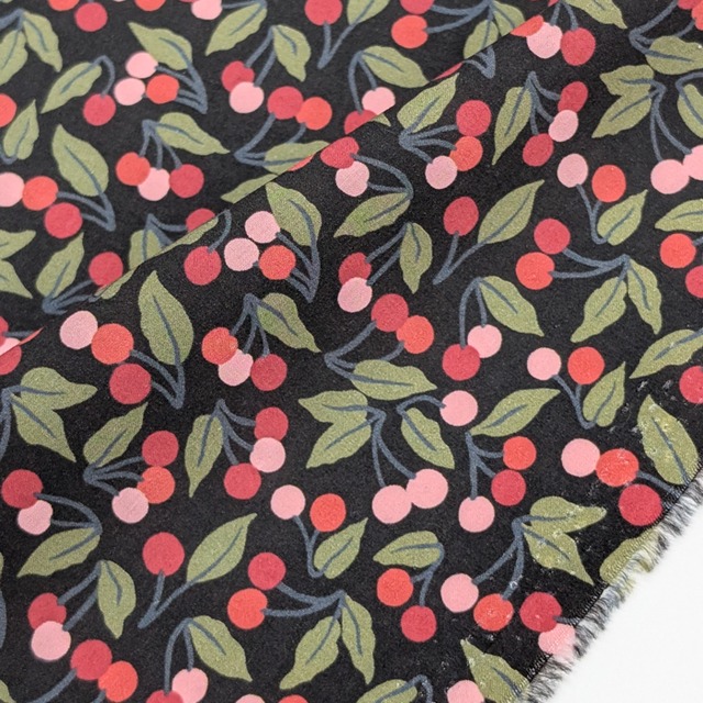 リバティ・ファブリックス　タナローン　Cherry Drop　チェリー・ドロップ　ブラック地/ピンク　約108×50cm