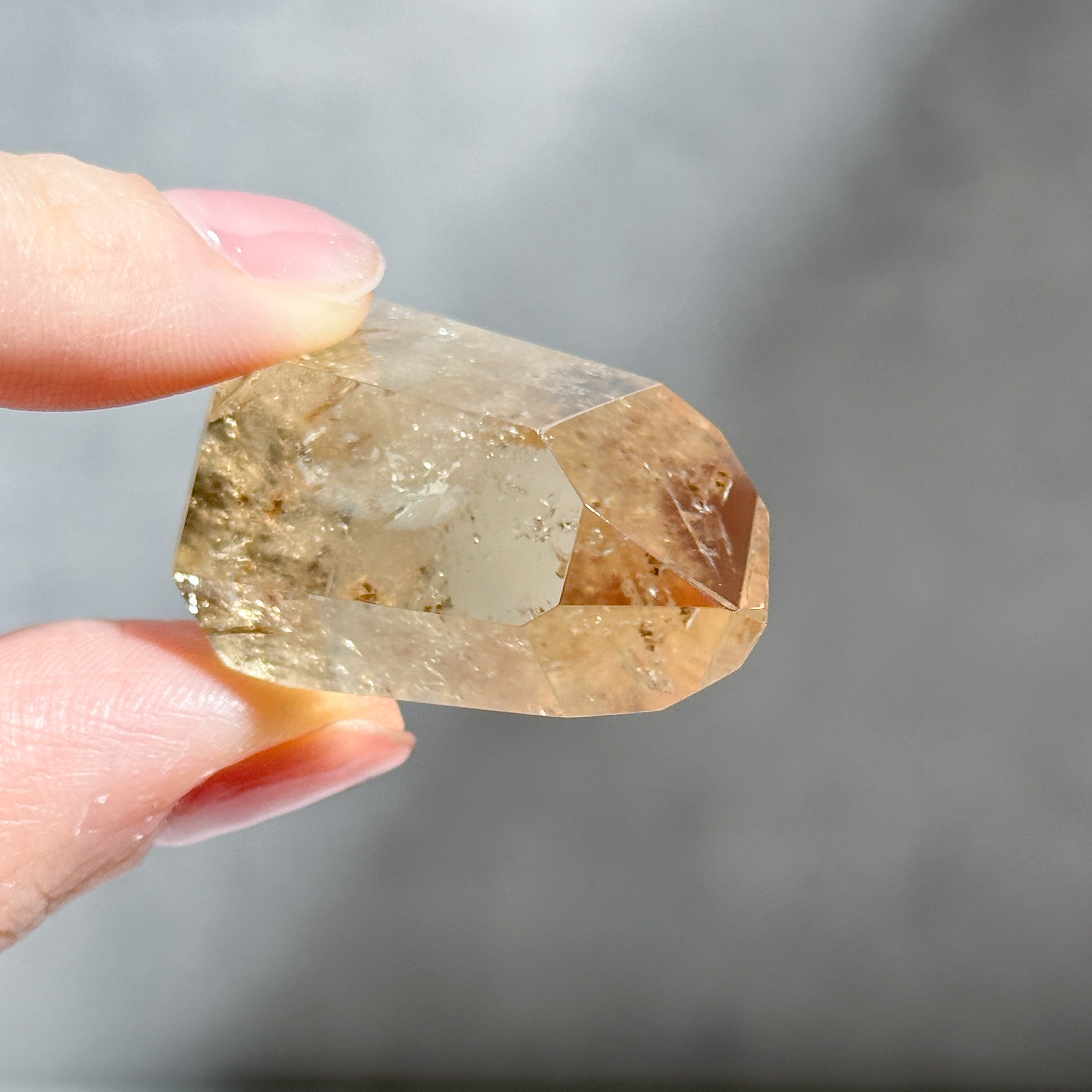虹◎シトリン（黄水晶） タワー43◇ Citrine ◇ 天然石・鉱物