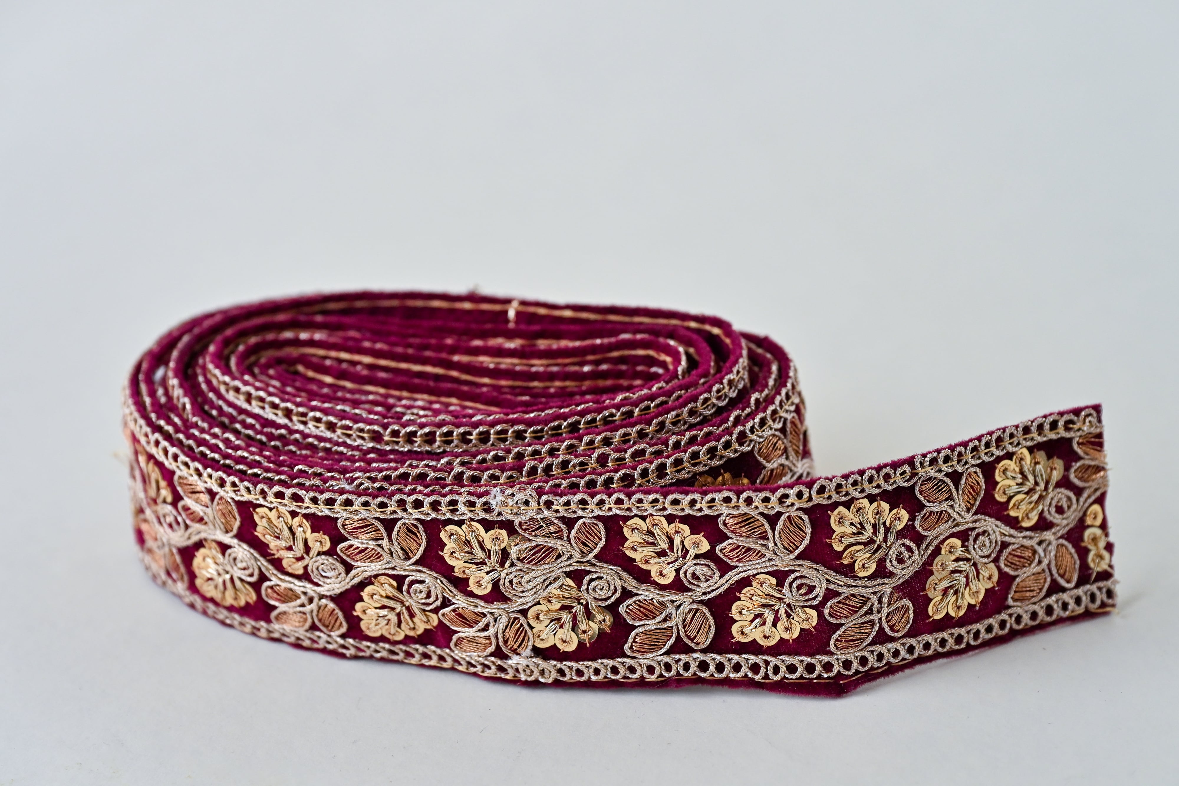 インドの刺繍リボン（お好きな柄を1メートル） | チェコガラスボタン