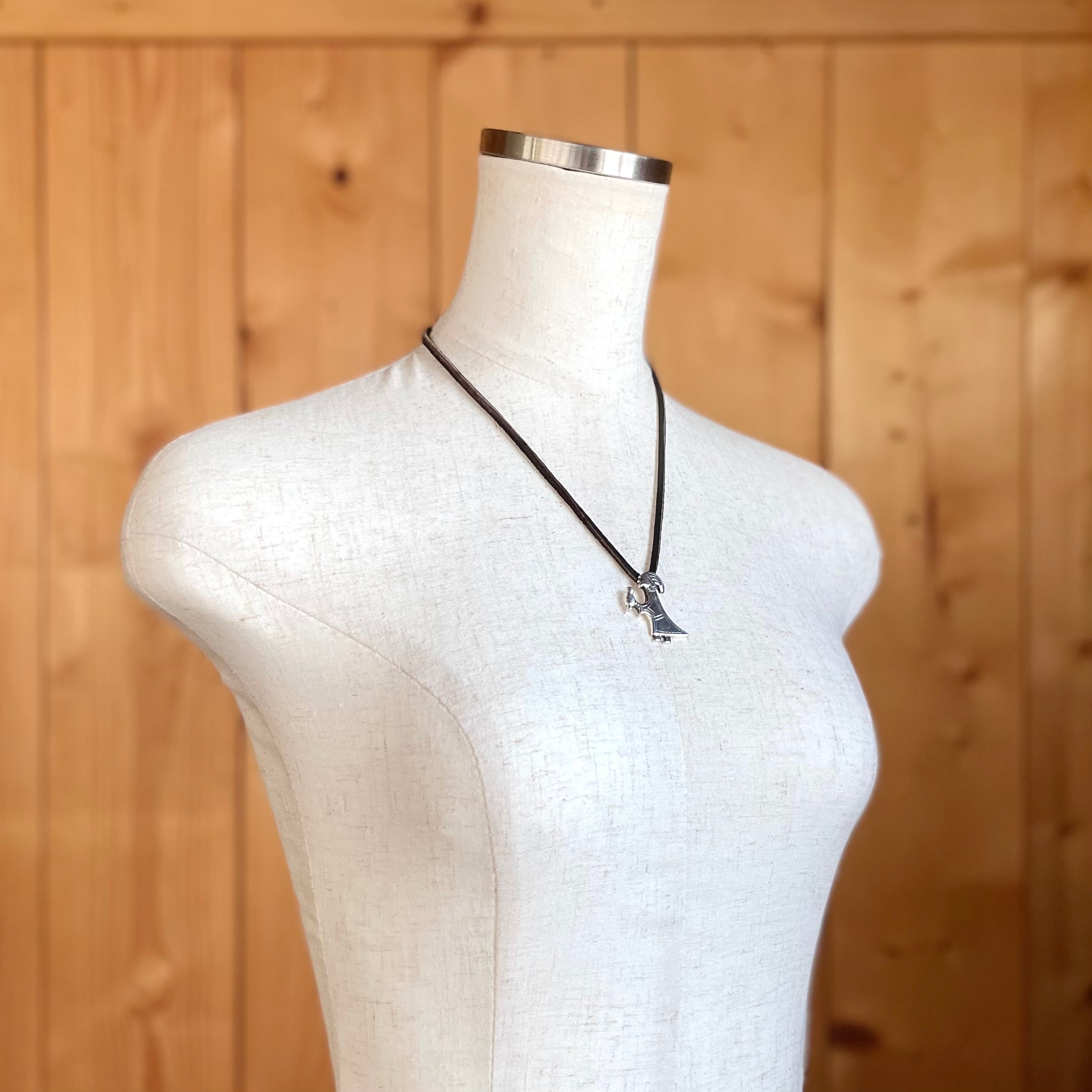 ヴァイキング ワルキュリエ ペンダント［シルバー925］鹿革紐付 Viking