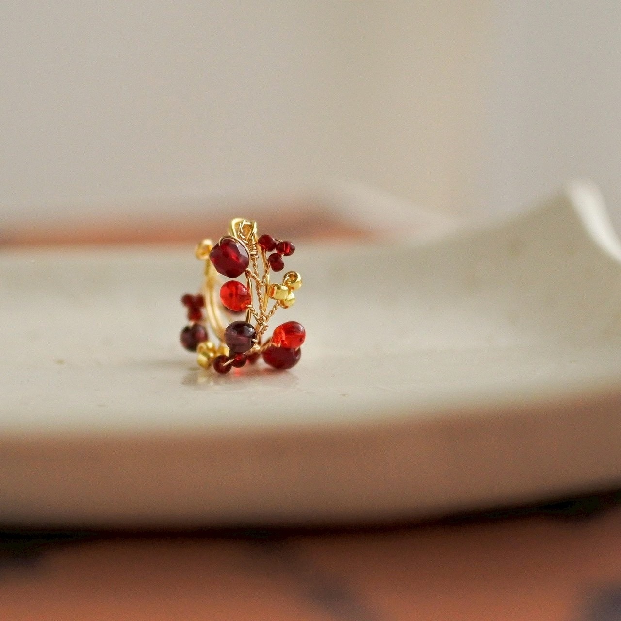 1,2月限定カラー 「ざくろシリーズ」 結わい(小)イヤカフ